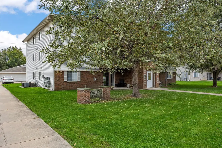 515 Kimberlite Street, Tiffin, IA 52340 - #2