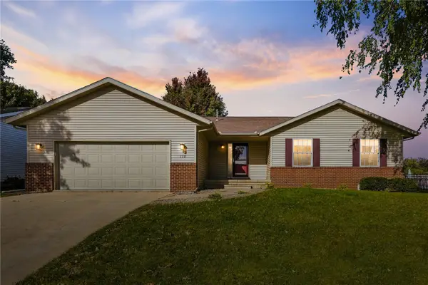 110 W 34th Avenue, Marion, IA 52302