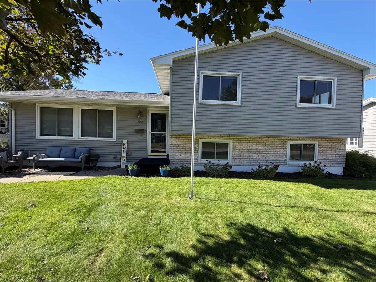 1930 Cach Lane Sw, Cedar Rapids, IA 52404 - #1