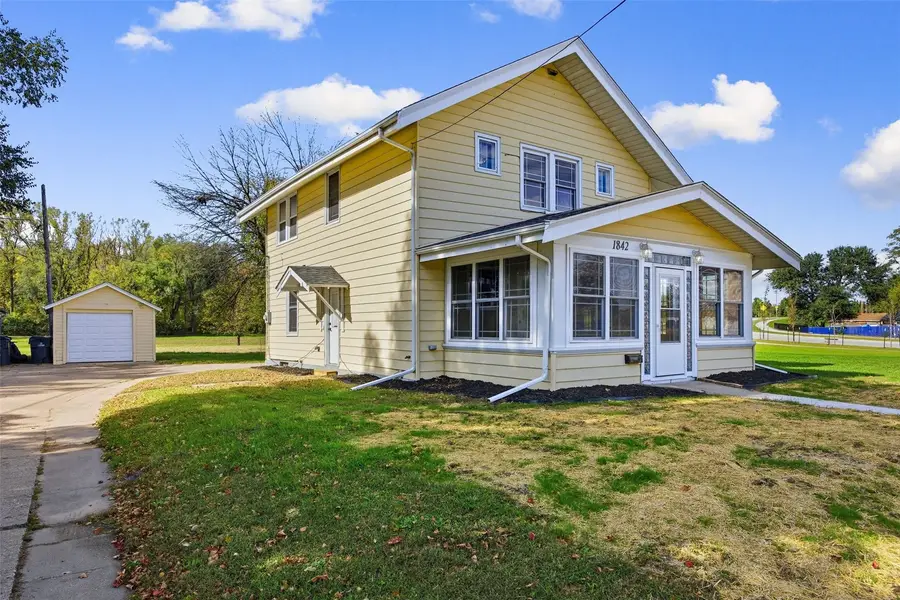 1842 Ellis Boulevard Nw, Cedar Rapids, IA 52405 - #2
