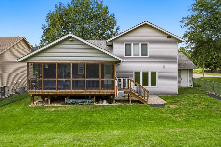 1773 Parkway Dr, Coralville, IA 52241 - #2