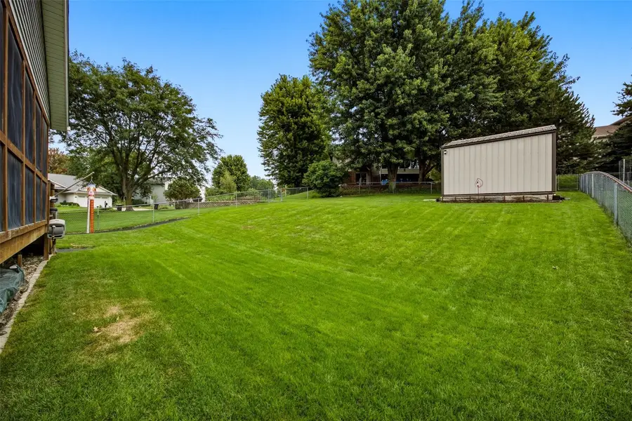 1773 Parkway Dr, Coralville, IA 52241 - #3