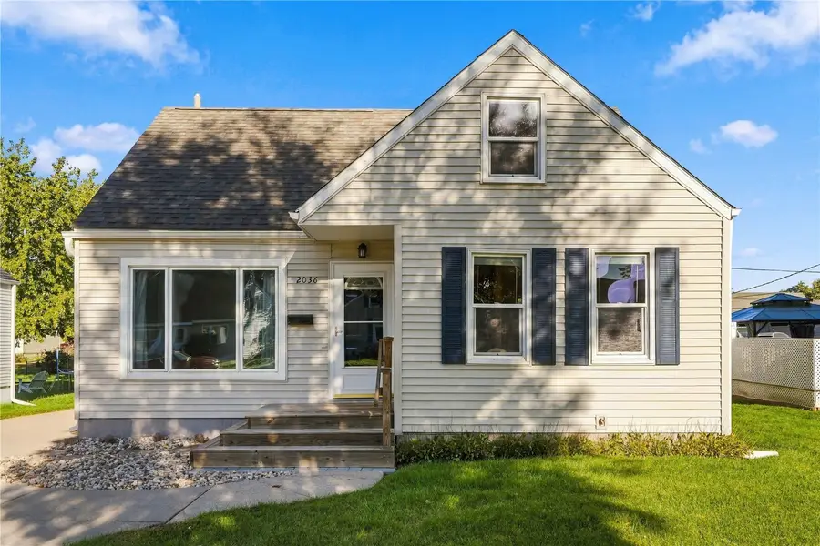 2036 Franklin Ave Ne, Cedar Rapids, IA 52402 - #2