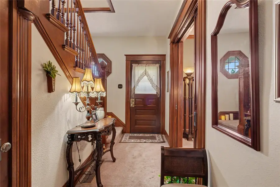 811 F Ave Nw, Cedar Rapids, IA 52405 - #3