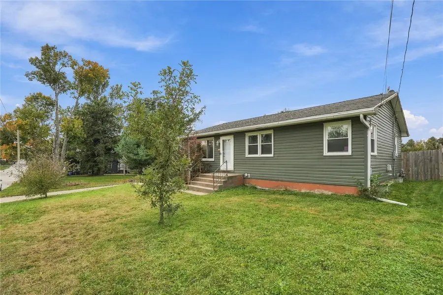 3333 Carlisle Street Ne, Cedar Rapids, IA 52402 - #2