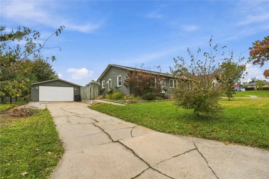 3333 Carlisle Street Ne, Cedar Rapids, IA 52402 - #3