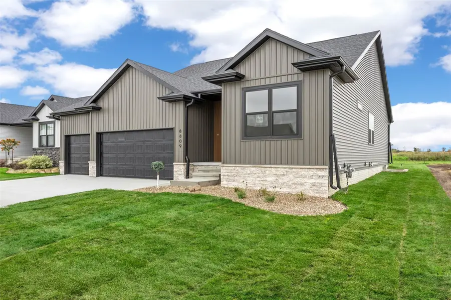 211 Meadows Field Drive Ne, Cedar Rapids, IA 52402 - #2