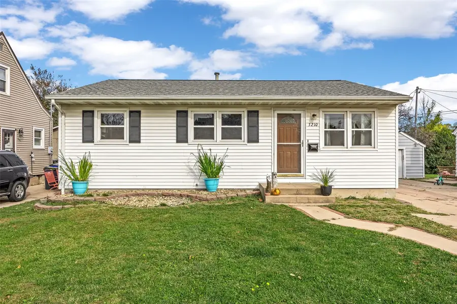 3210 Vine Avenue Se, Cedar Rapids, IA 52403 - #2