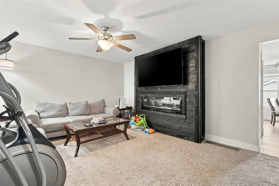 1707 Washington Avenue Se, Cedar Rapids, IA 52403 - #3