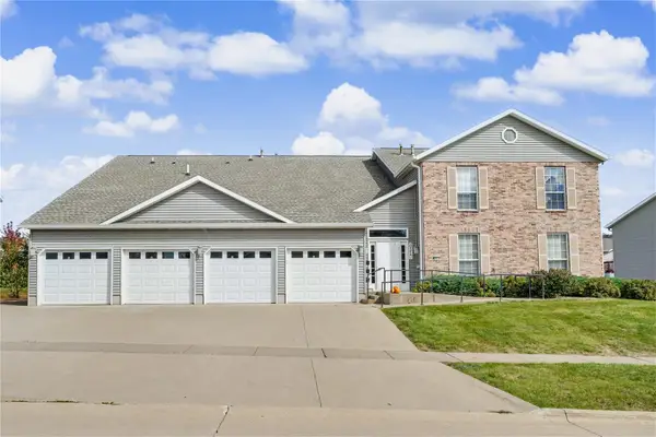 6317 Greenbriar Lane Sw #D, Cedar Rapids, IA 52404