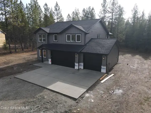 7832 E Autry Ln, Athol, ID 83801