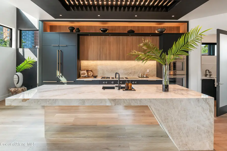 809 E SHERMAN AVE, Coeur Dalene, ID 83814 - Image #3