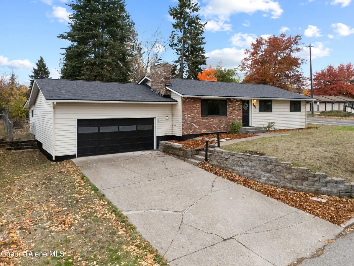 402 E SUNRISE DR, Coeur Dalene, ID 83815 - Image #1