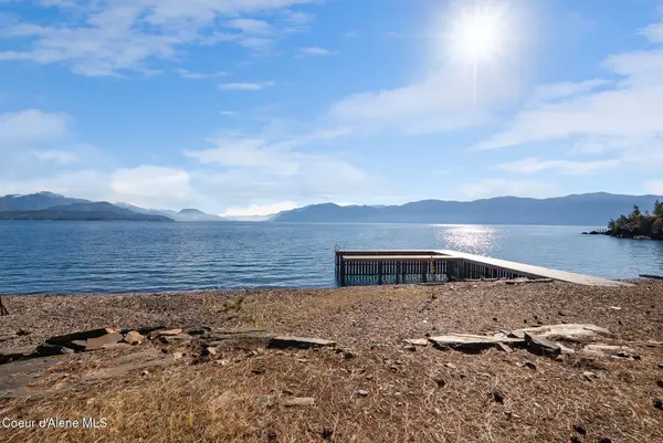 376 Walston Ln, Sagle, ID 83860