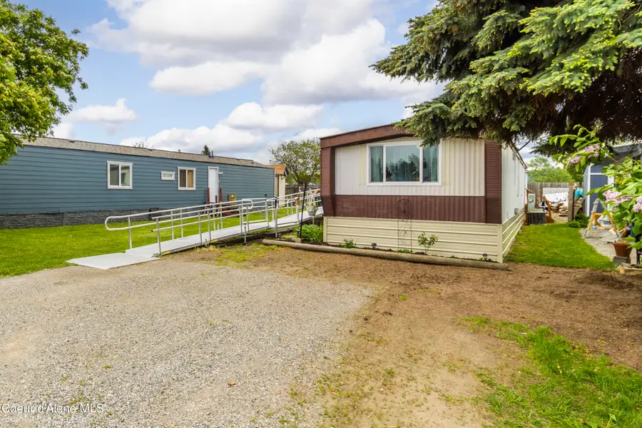 10660 N BENOIT ST, Hayden, ID 83835 - Image #2