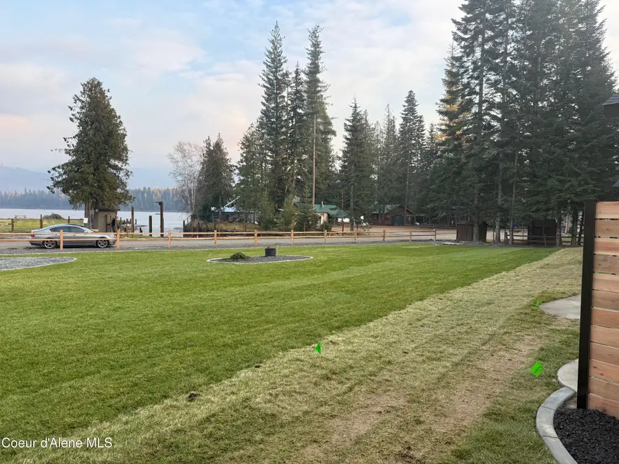 33 Rebecca Ln, Nordman, ID 83848 - Image #2