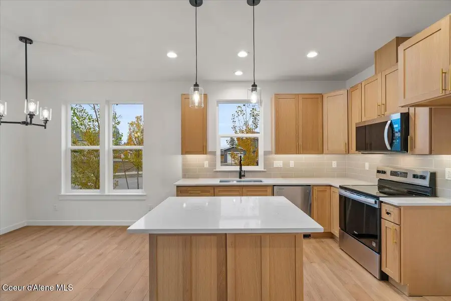 335 E Grosbeak Ave, Hayden, ID 83835 - Image #2