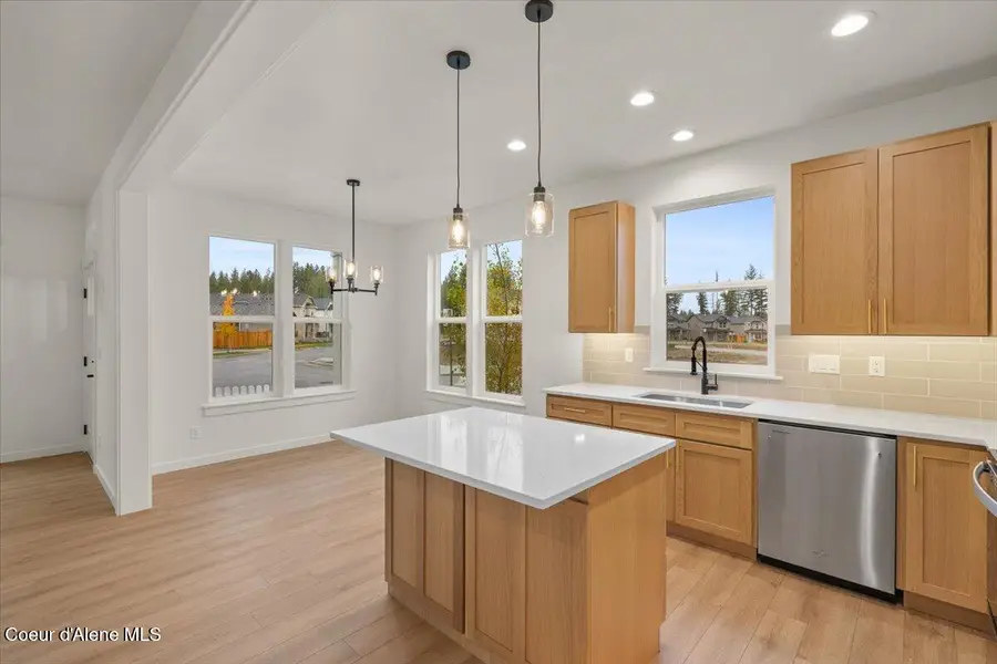 335 E Grosbeak Ave, Hayden, ID 83835 - Image #3