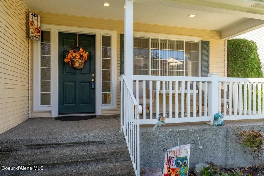 1373 N WILLAMETTE DR, Post Falls, ID 83854 - Image #2