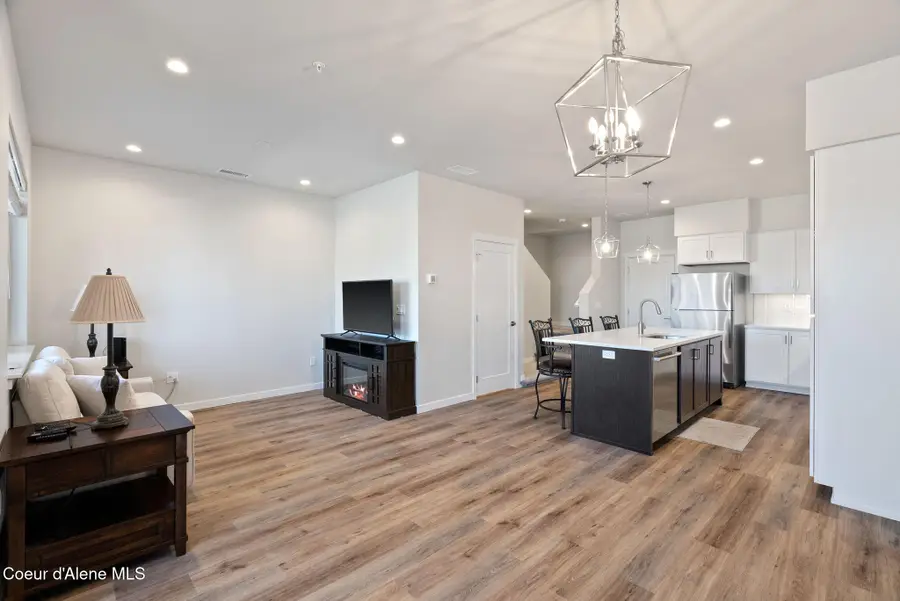 1086 E 4th Ave, Post Falls, ID 83854 - Image #2