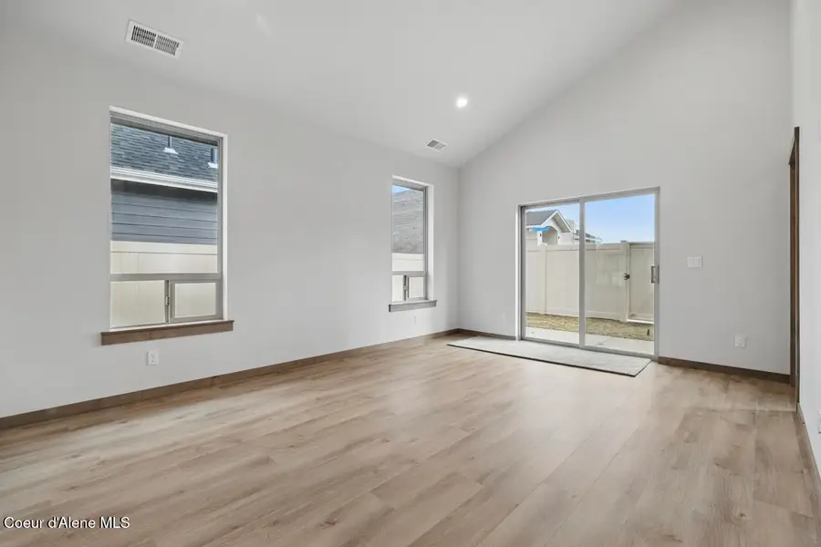 8424 N Snowflake Ln, Hayden, ID 83835 - Image #2