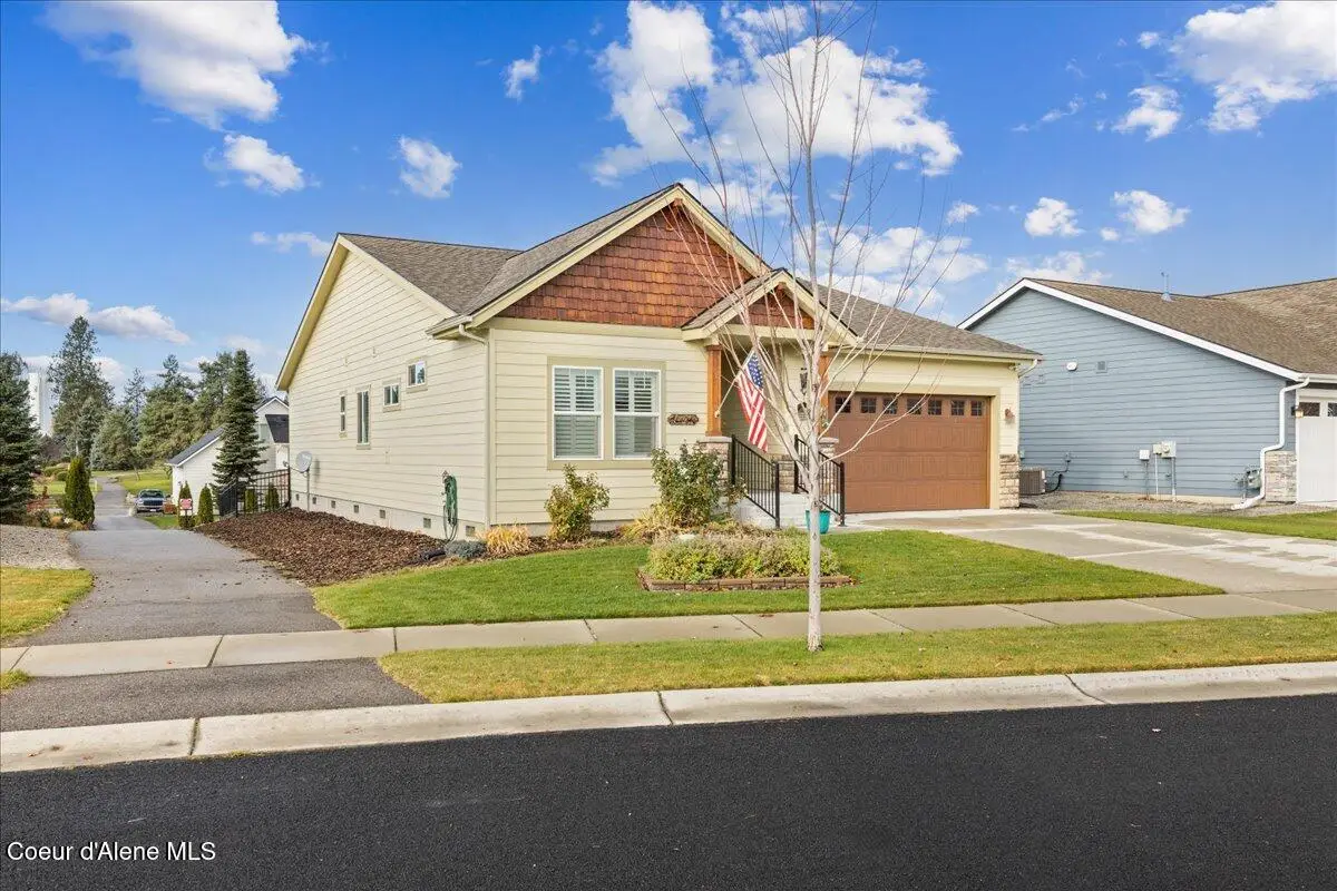 2533 N SIDE SADDLE LN, Post Falls, ID 83854 - Image #1