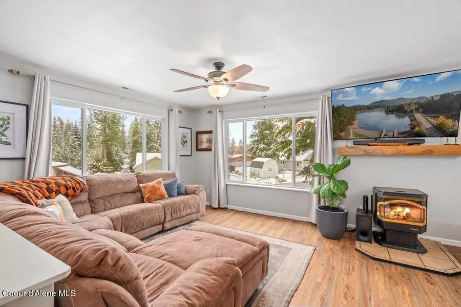 31689 N MIDDLE AVE, Spirit Lake, ID 83869 - Image #2