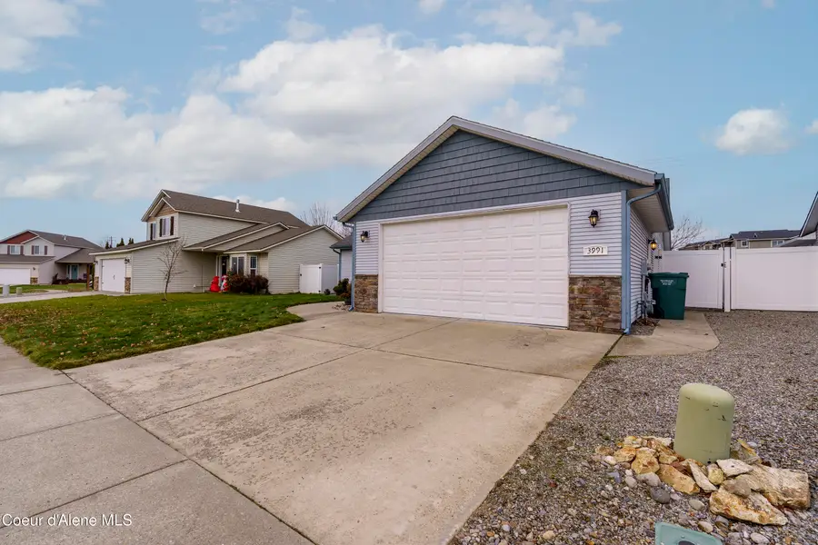3991 N SLAZENGER LN, Post Falls, ID 83854 - Image #2