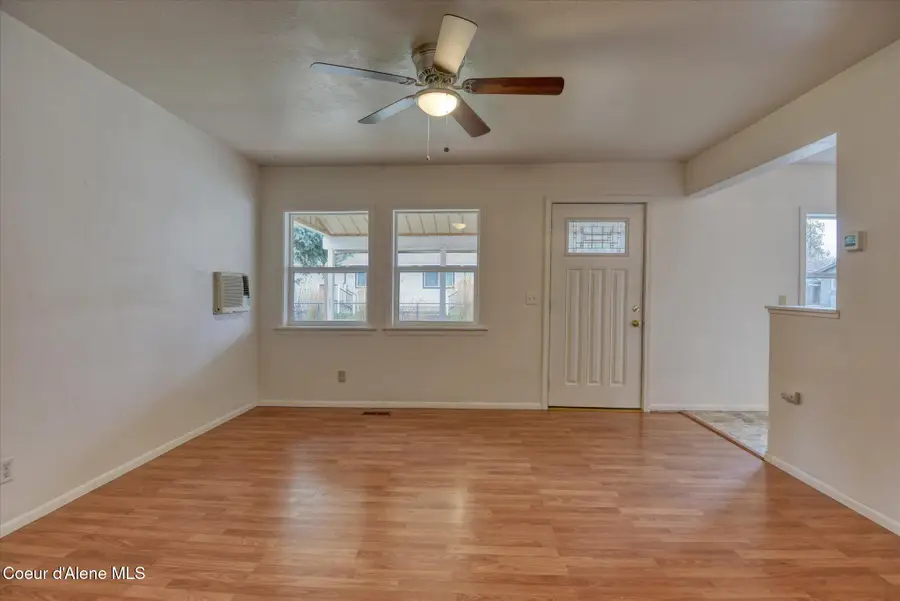 706 W Davidson Ave, Coeur Dalene, ID 83814 - Image #3