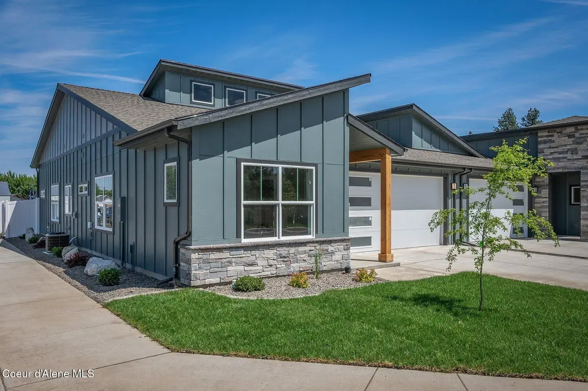 7374 N Breaux Dr, Coeur Dalene, ID 83815 - Image #1