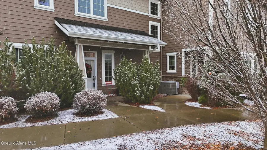 4583 Greenchain Loop #6, Coeur Dalene, ID 83814 - Image #2