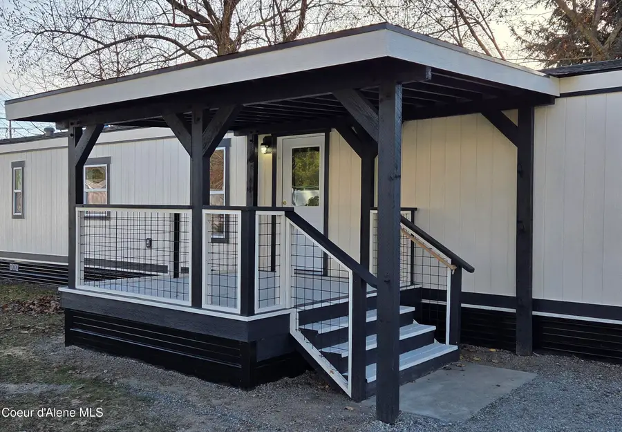 8220 W BORDON CT, Rathdrum, ID 83858 - Image #2