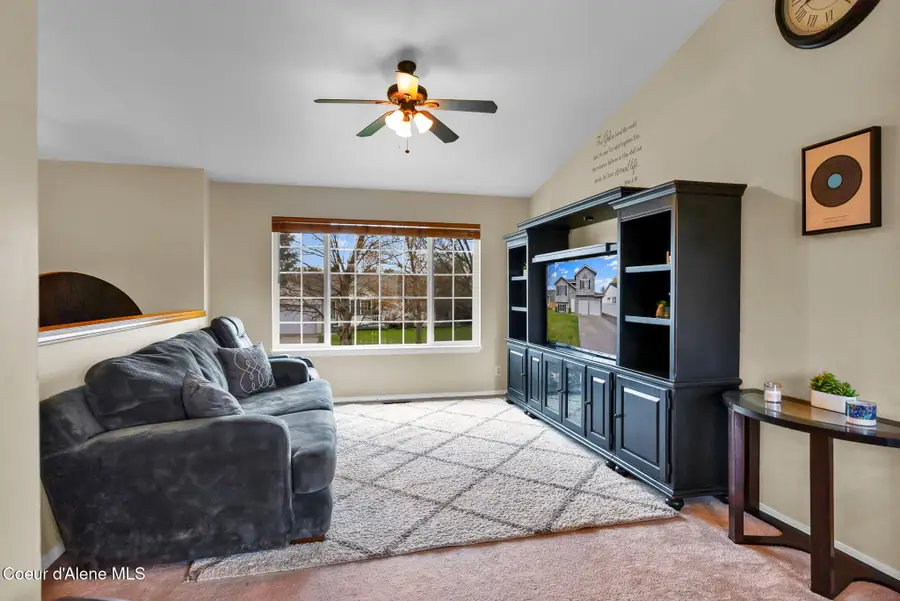 1937 W HAMPSON AVE, Coeur Dalene, ID 83815 - Image #2