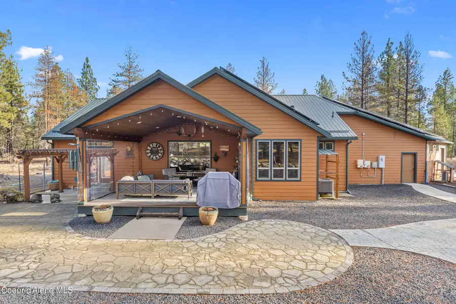 28615 N Milan Rd, Chattaroy, WA 99003 - Image #2