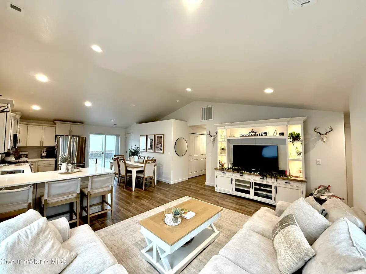 6089 W Theismann Rd, Rathdrum, ID 83858 - Image #1