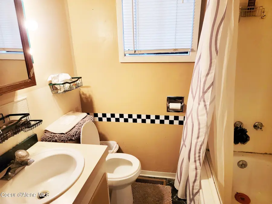 50 W CLAYTON AVE, Coeur Dalene, ID 83815 - Image #3