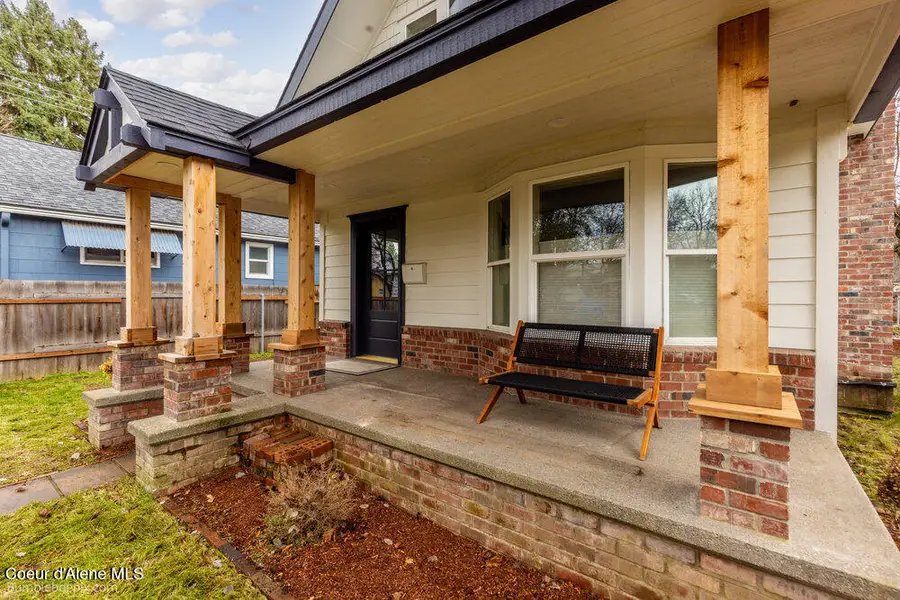 1812 E FRONT AVE, Coeur Dalene, ID 83814 - Image #3