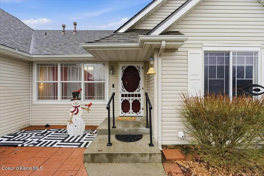 8300 N AINSWORTH DR, Hayden, ID 83835 - Image #3