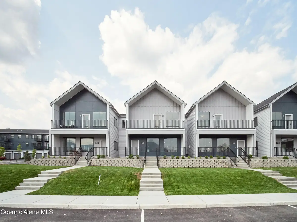 953 E RAILROAD AVE, Post Falls, ID 83854 - Image #1