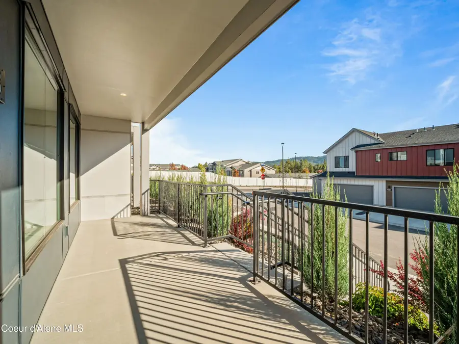 1033 E RAILROAD AVE, Post Falls, ID 83854 - Image #3