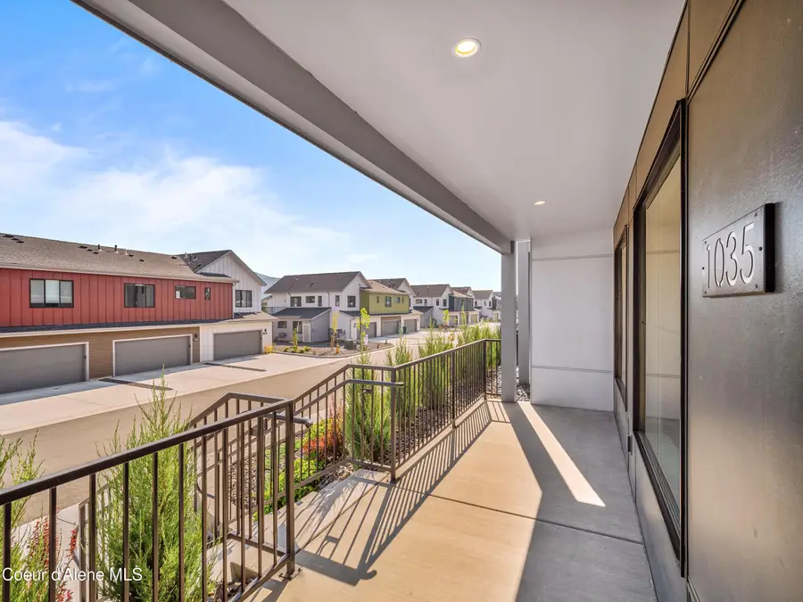 1035 E RAILROAD AVE, Post Falls, ID 83854 - Image #2