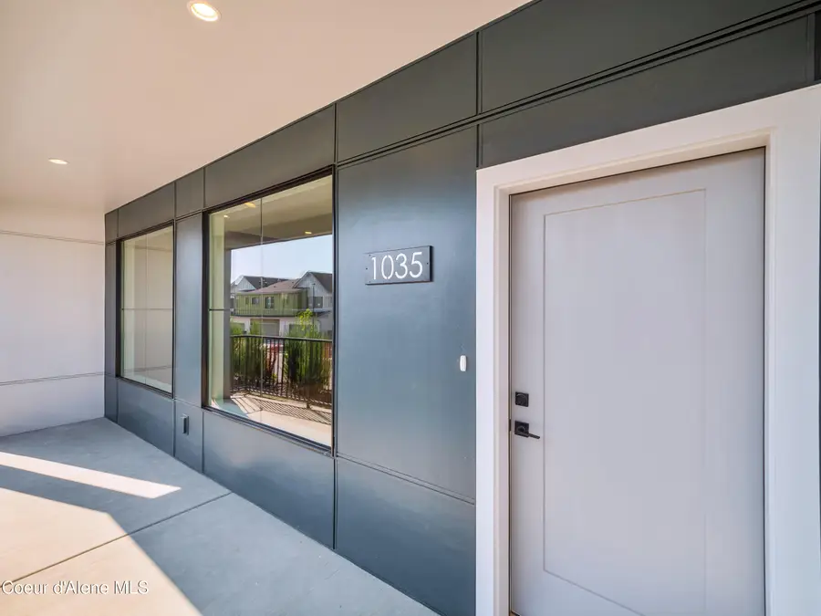 1035 E RAILROAD AVE, Post Falls, ID 83854 - Image #3