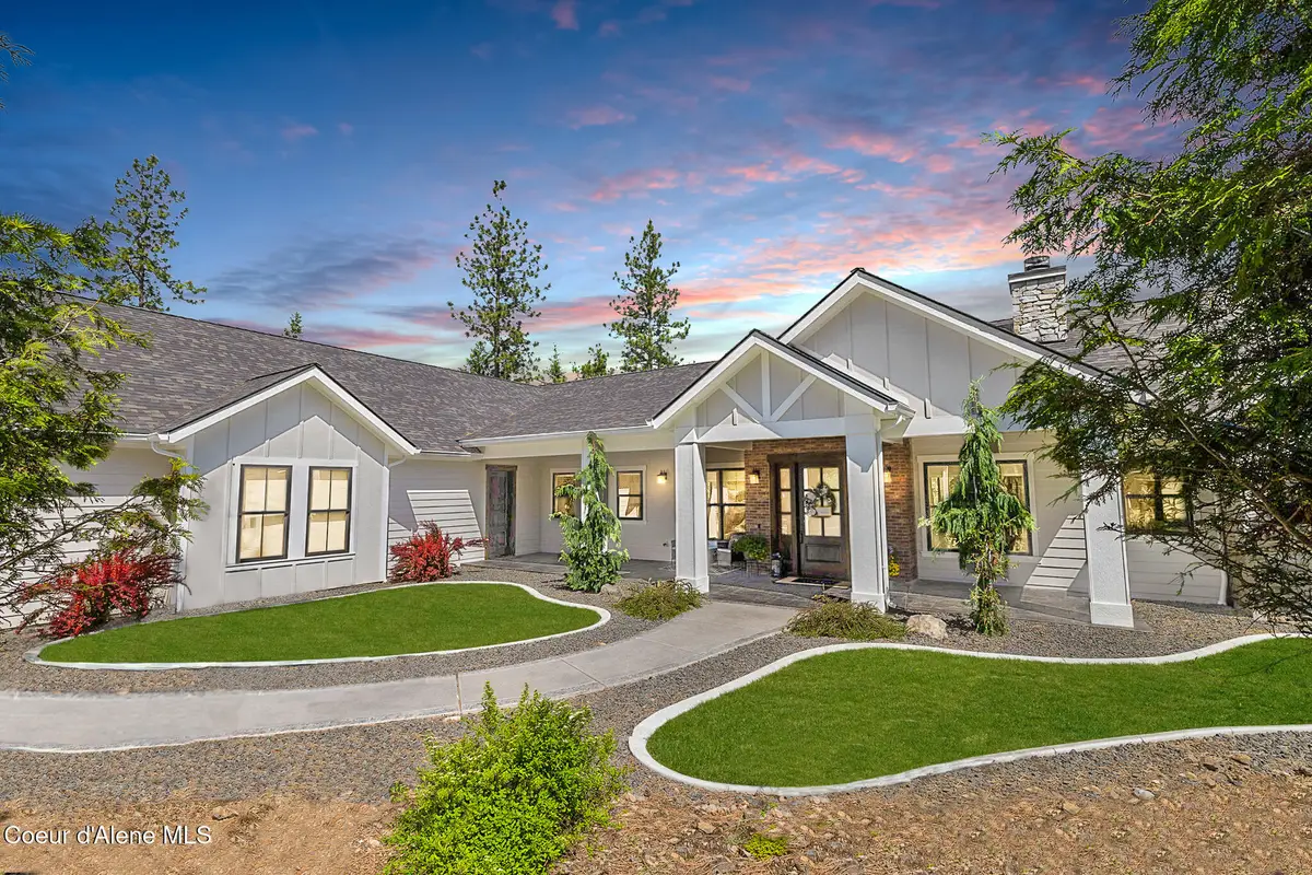 7353 W Riverview Dr, Coeur Dalene, ID 83814 - Image #1