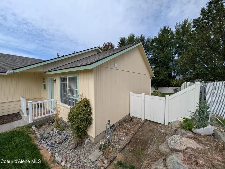 1465 E STOCKMAN AVE, Post Falls, ID 83854 - #3