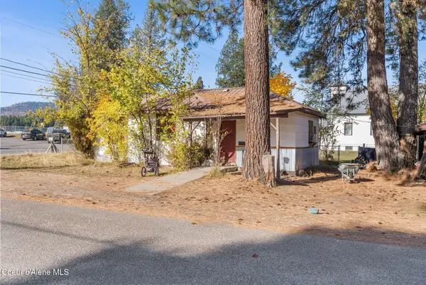 353 4th St, Priest River, ID 83856