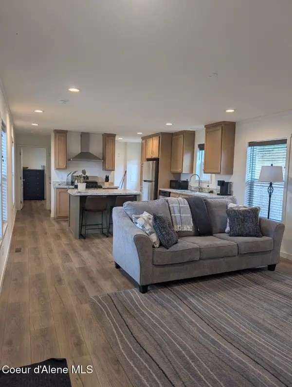 8 Diamond RD, Bonners Ferry, ID 83805