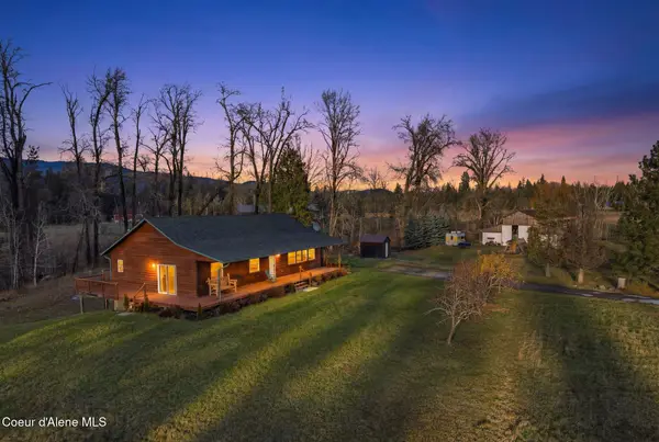 2844 McArthur Lake Rd, Naples, ID 83847