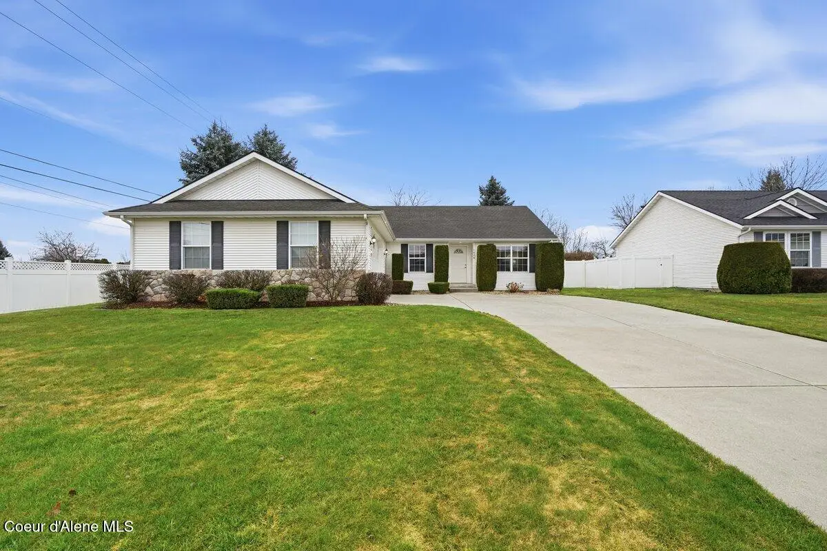 1628 W Cardinal AVE, Hayden, ID 83835 - #1