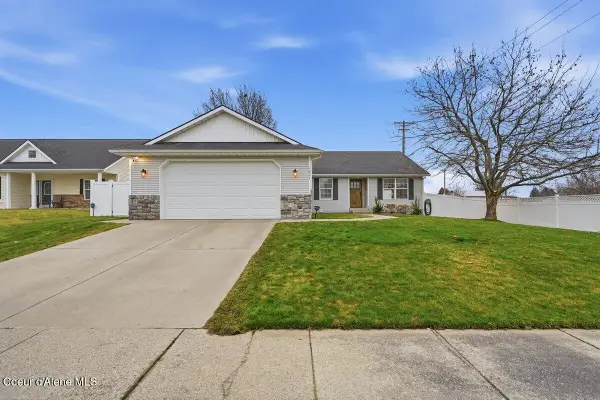 1627 W Cardinal Ave, Hayden, ID 83835