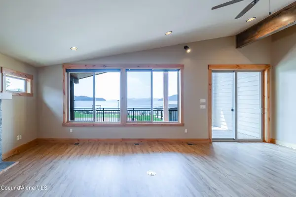 52 Palouse DR #B10, Nordman, ID 83848